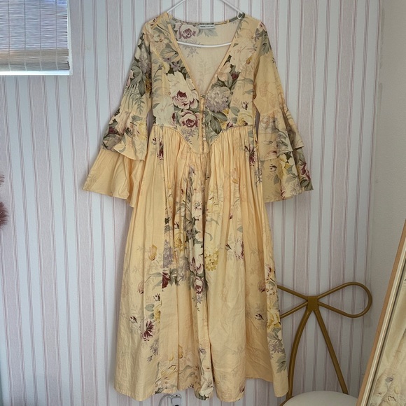 Batsheva Dresses & Skirts - Floral V-Neck Yellow Maxi Dress batsheva Laura Ashley